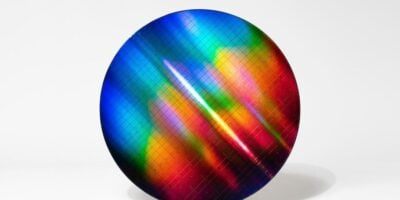 Intel shows mass production of qubits on 300mm wafers