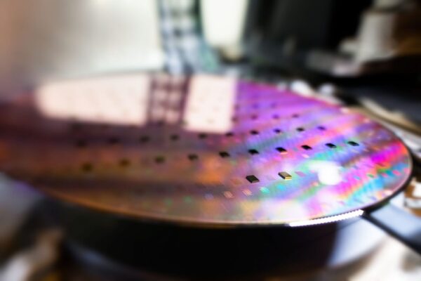 CEA-Leti, Intel develop self assembly die-to-wafer technique
