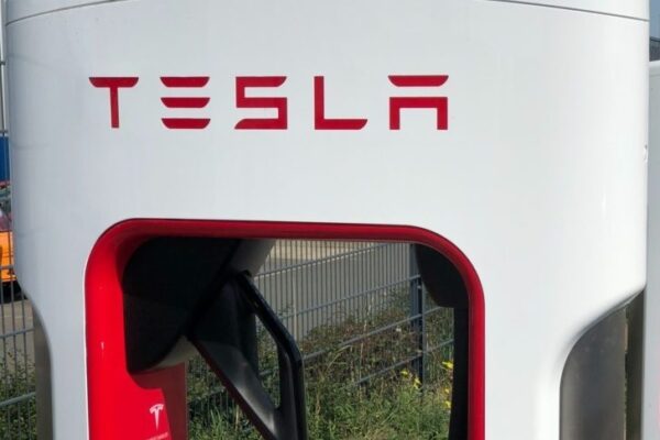 Tesla in first European OEM 250kW fast charger deal