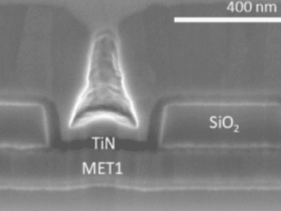 Niobium vias for multi-level superconducting quantum interconnect