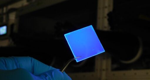 Nanoplates make QLED screens more energy efficient
