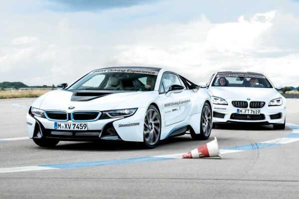 BMW speeds setting up R&D center for autonomous driving