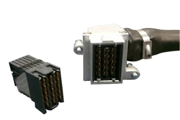 Cabled solutions deliver up to 40 Gbit/s performance with the ExaMAX connector