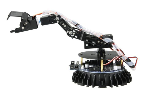 Electronics, mechanics and programming made easy with USB-connected robotic arm