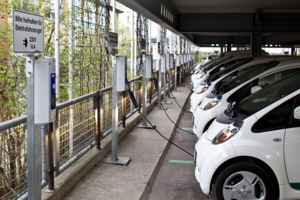 Micro smart grid plugs renewables into EV fleets