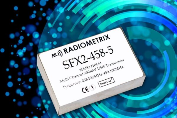 High power radio transceiver offers long range and high reliability