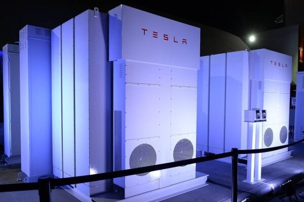 Tesla batteries to star in hybrid-electric building initiative