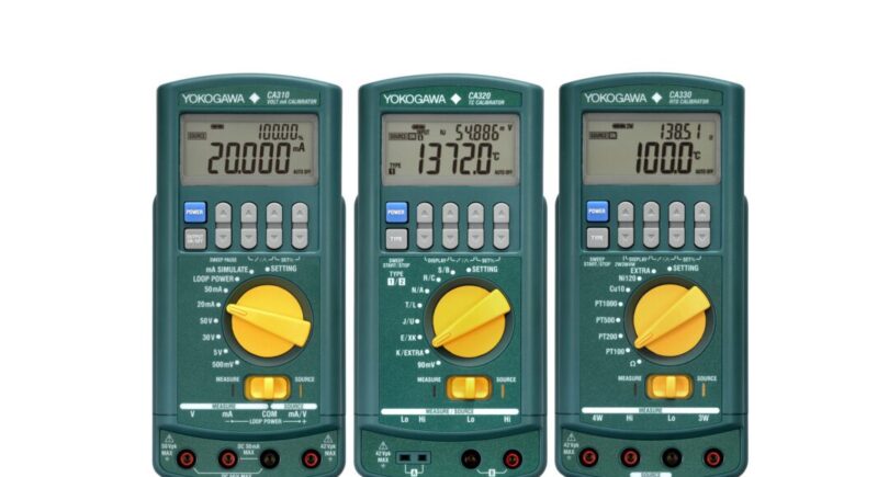 Handheld process calibrators support thermocouple or RTD simulation