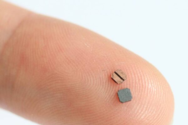 2 x 2 mm laser power detector measures up to 500 mW