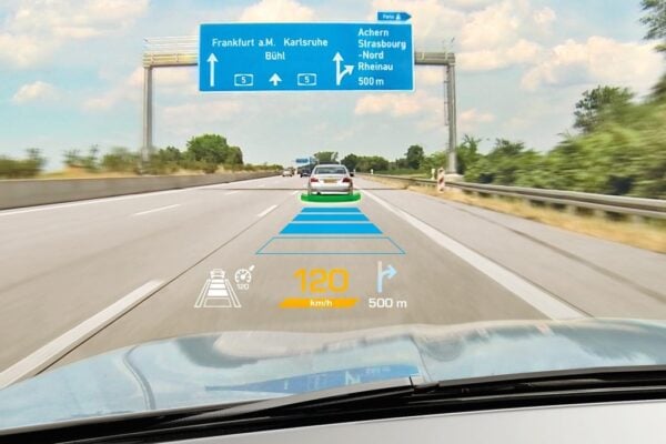 Head-up display integrates Augmented Reality