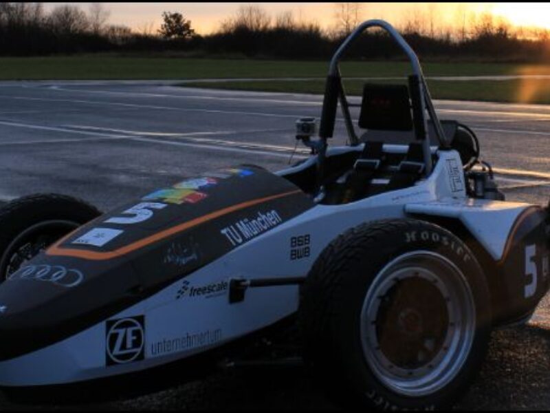 Kemet sponsors TUfast e-car racing team