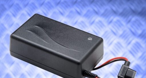 Li-ion charger maximizes battery cell performance