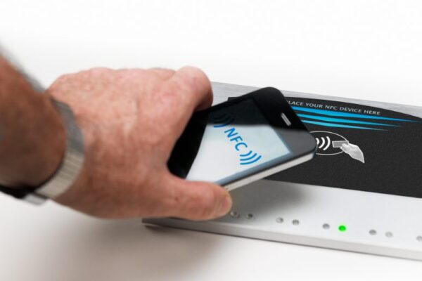 Dual-interface NFC tags connects smartphones to any device