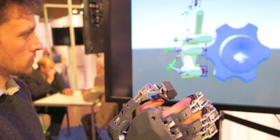 Mechanical glove delivers physical cues about virtual objects