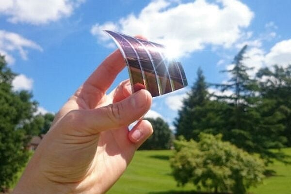 Large-area organic solar cells achieve record efficiencies
