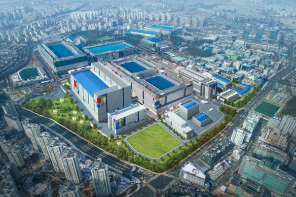 Samsung boasts 6nm customer tape-out, about to sample 5nm FinFETs
