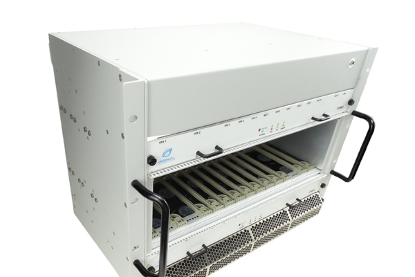 8U VPX chassis has twelve 3U slots and RTM support