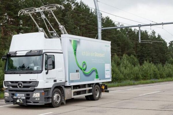 UK plan to electrify motorways for electric trucks