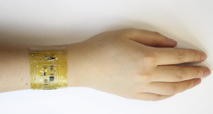 Stretchable circuits for wearable e-skin