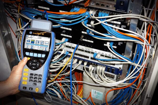 Les certificateurs de câblage paralysent la trésorerie des installateurs