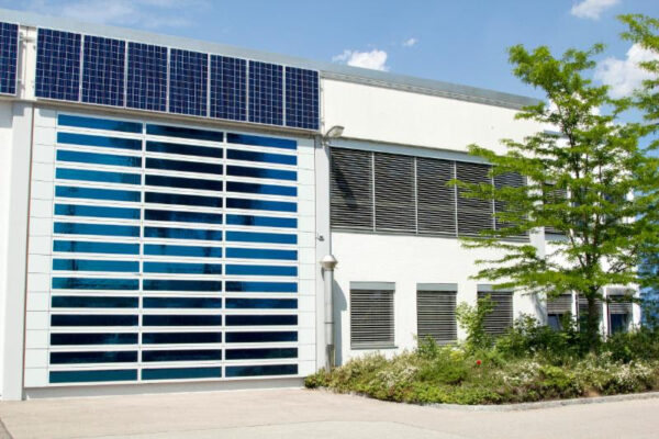 German project puts film and silicon solar cells side-by-side