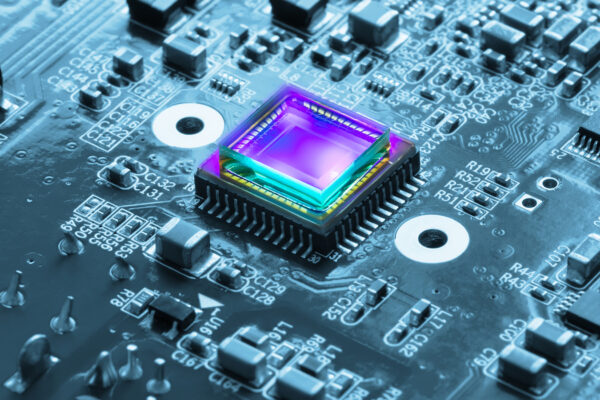 Thermoelectric protection for outdoor CMOS sensors 