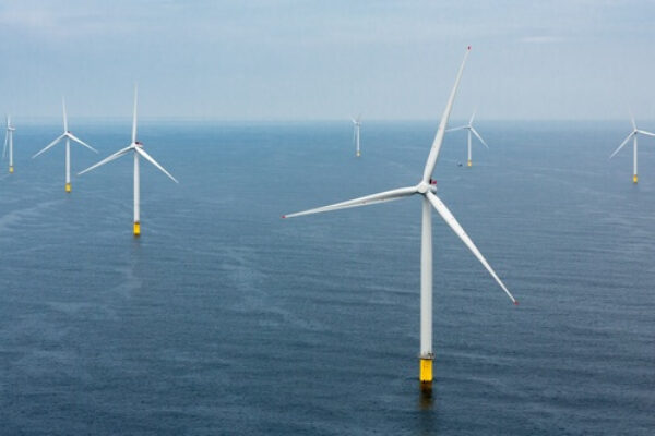 UK government backs offshore wind power with £500m