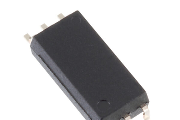 MOSFET photocoupler adds under voltage lockout