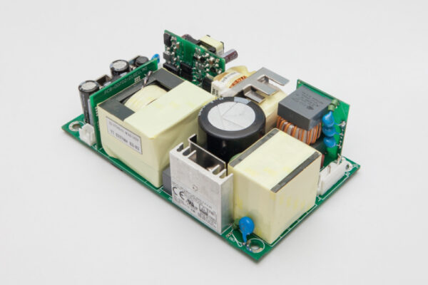 Compact 508W AC-DC power supply targets medical designs