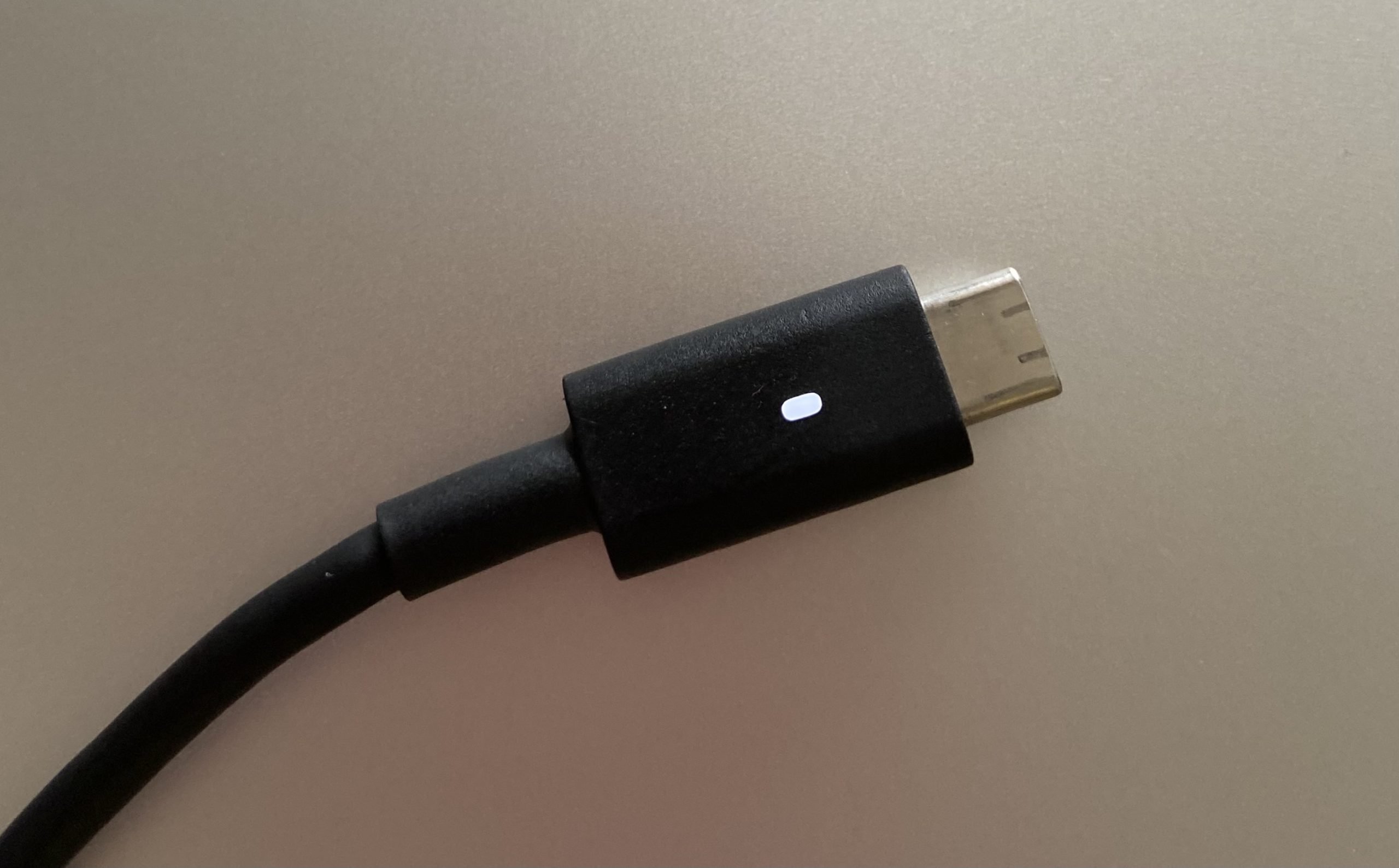 USB Type-C 2.1 Cables Start to Become Available for 240W Power