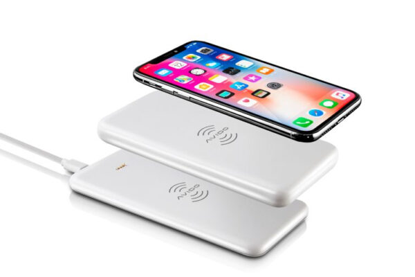 First wireless Qi power pack